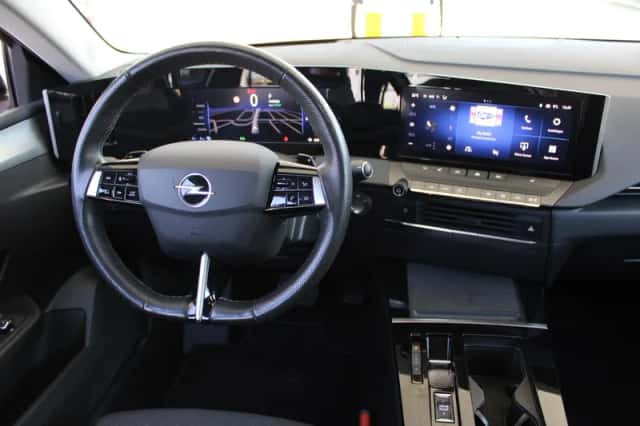 Opel Astra (2022) thumbnail 3