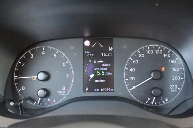 Toyota Yaris (2021) thumbnail 5