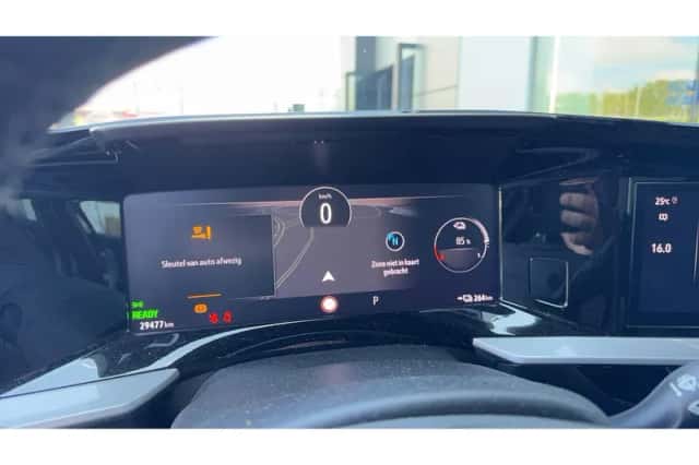 Opel Mokka-e (2022) thumbnail 9