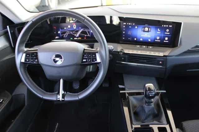 Opel Astra (2022) thumbnail 3