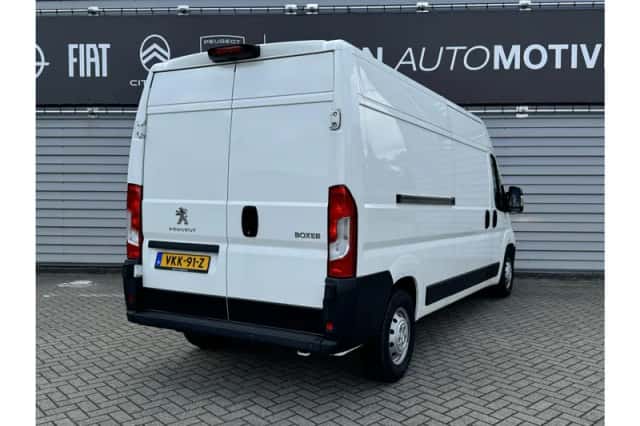Peugeot Boxer (2021) thumbnail 2