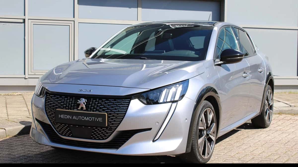 Peugeot 208 (2021) — foto 1