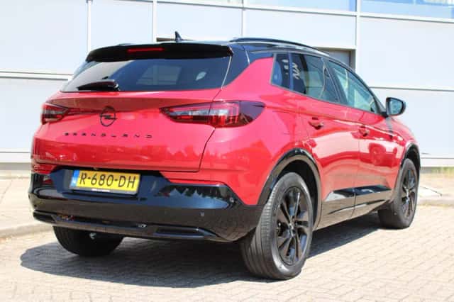 Opel Grandland (2022) thumbnail 2