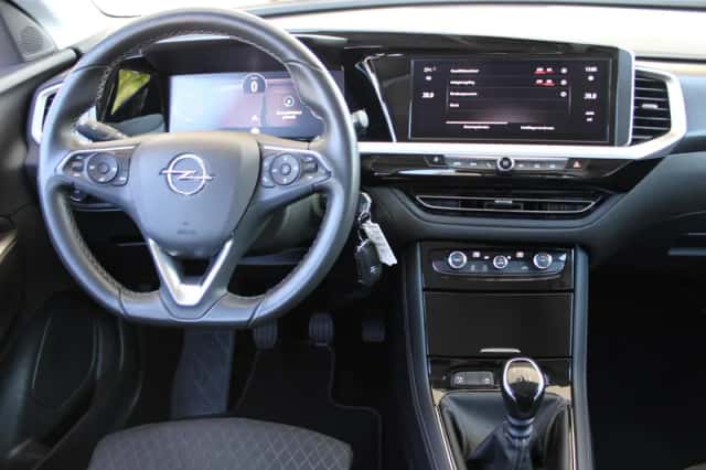 Opel Grandland (2022) thumbnail 3