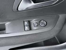Peugeot 208 (2022) thumbnail 23