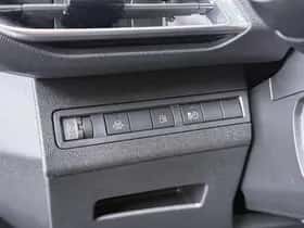 Peugeot 3008 (2022) thumbnail 25
