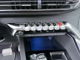 Peugeot 3008 (2022) thumbnail 7