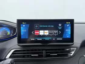 Peugeot 3008 (2022) thumbnail 8