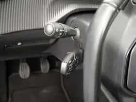 Peugeot 2008 (2021) thumbnail 26