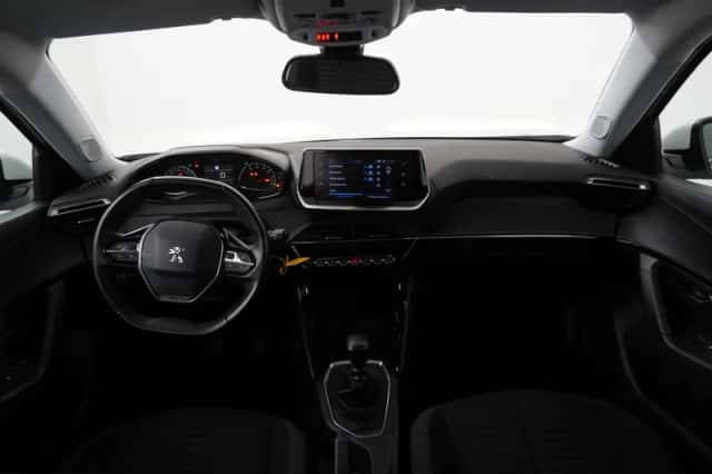 Peugeot 2008 (2021) thumbnail 4
