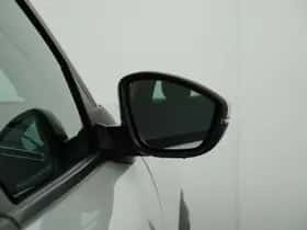 Peugeot 2008 (2021) thumbnail 37