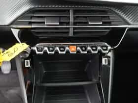 Peugeot 2008 (2021) thumbnail 7