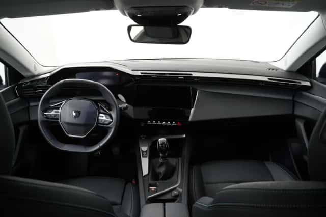 Peugeot 308 (2023) thumbnail 2