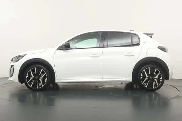 Peugeot 208 (2024) thumbnail 3