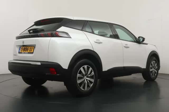 Peugeot e-2008 (2023) thumbnail 2