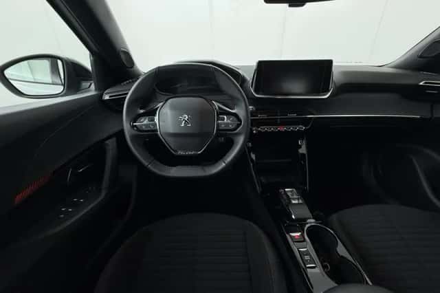 Peugeot e-2008 (2023) thumbnail 4