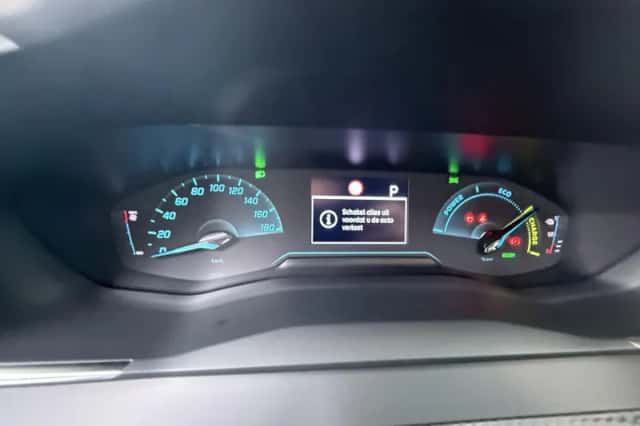 Peugeot e-2008 (2023) thumbnail 6