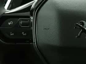 Peugeot 5008 (2023) thumbnail 15