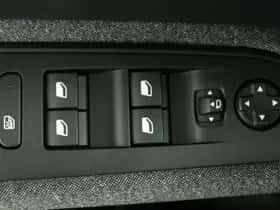 Peugeot 5008 (2023) thumbnail 23