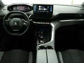 Peugeot 5008 (2023) thumbnail 4