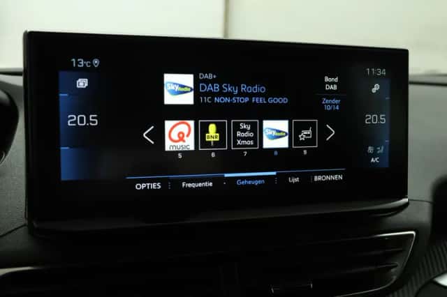 Peugeot 5008 (2023) thumbnail 6