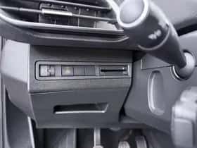 Peugeot 3008 (2021) thumbnail 24