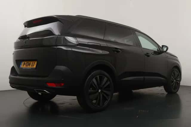 Peugeot 5008 (2022) thumbnail 2
