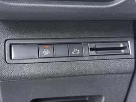 Peugeot 5008 (2022) thumbnail 24