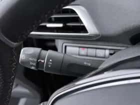 Peugeot 5008 (2022) thumbnail 25