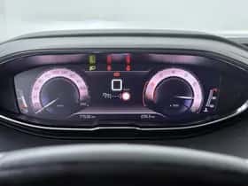 Peugeot 5008 (2022) thumbnail 6