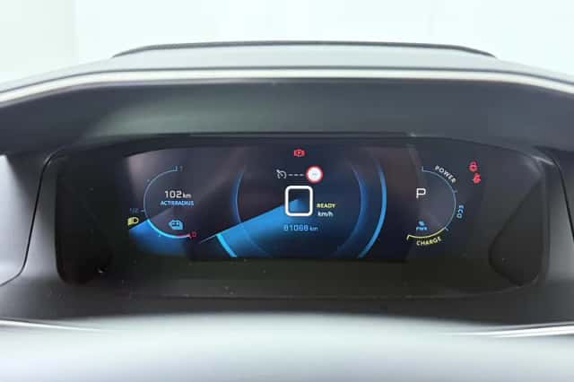 Peugeot e-208 (2023) thumbnail 6
