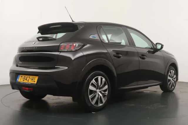 Peugeot e-208 (2023) thumbnail 2
