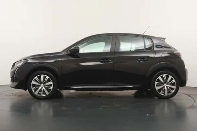 Peugeot e-208 (2023) thumbnail 3