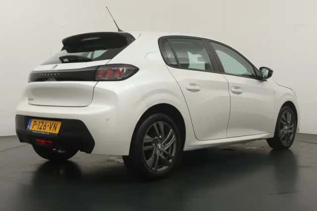 Peugeot 208 (2022) thumbnail 2