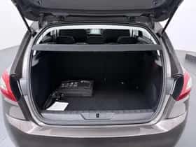 Peugeot 308 (2016) thumbnail 21