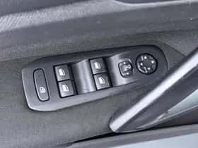 Peugeot 308 (2016) thumbnail 24