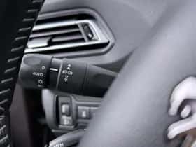 Peugeot 308 (2016) thumbnail 26