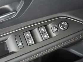 Peugeot 3008 (2023) thumbnail 24