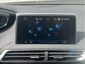 Peugeot 3008 (2018) thumbnail 15