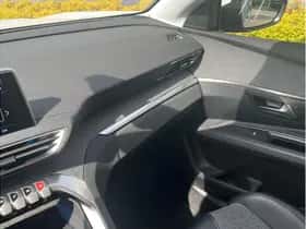 Peugeot 3008 (2018) thumbnail 20