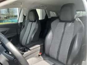 Peugeot 3008 (2018) thumbnail 22