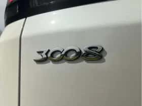 Peugeot 3008 (2018) thumbnail 32