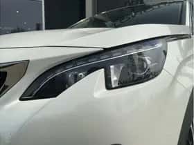 Peugeot 3008 (2018) thumbnail 6