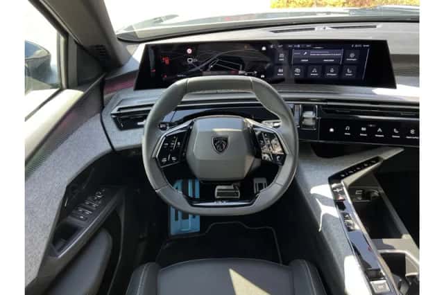 Peugeot 5008 (2025) thumbnail 3
