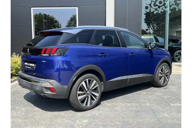 Peugeot 3008 (2017) thumbnail 2