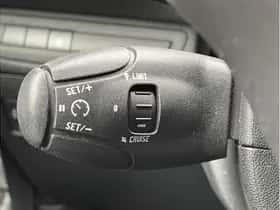 Peugeot 2008 (2019) thumbnail 18