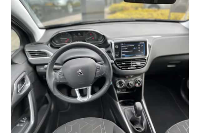 Peugeot 2008 (2019) thumbnail 3