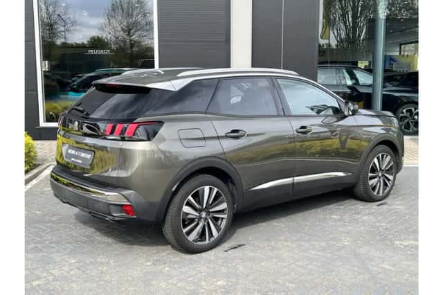 Peugeot 3008 (2021) thumbnail 2