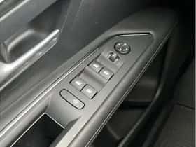 Peugeot 3008 (2021) thumbnail 11