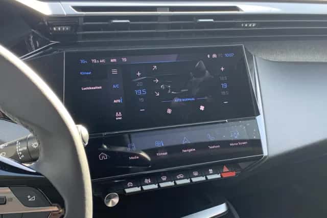 Peugeot 308 (2022) thumbnail 11